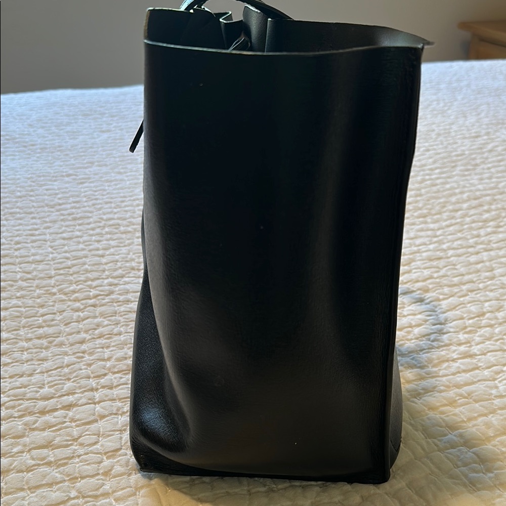 Furla Black Leather Tote with Structured Design - Picture 2 of 8
